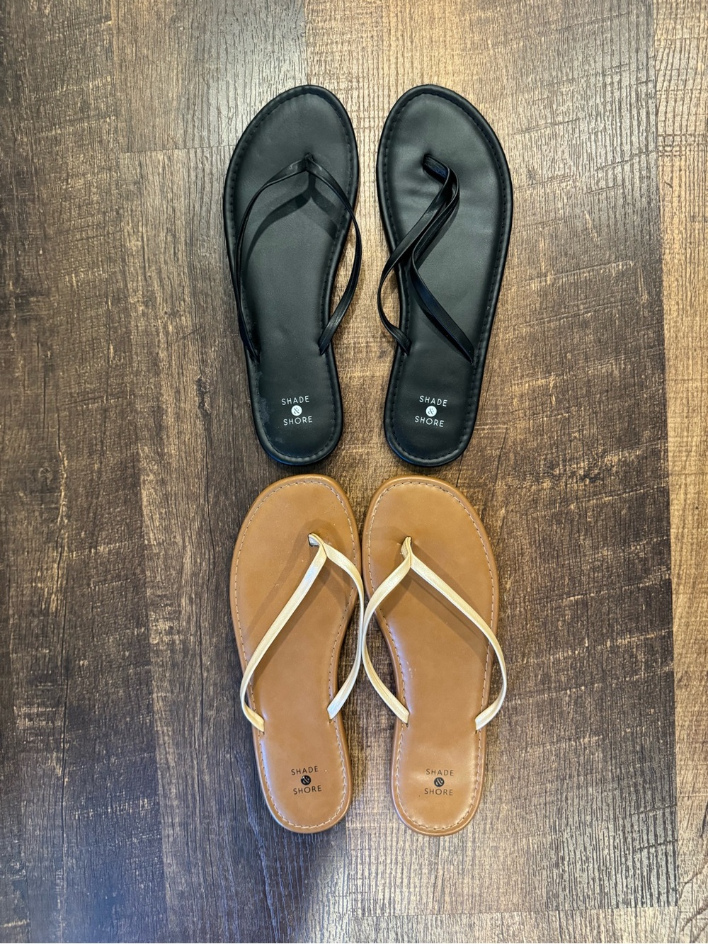 Set of two Shade & Shore Women's Black and Tan Dual-Pair Flip Flop Sandals